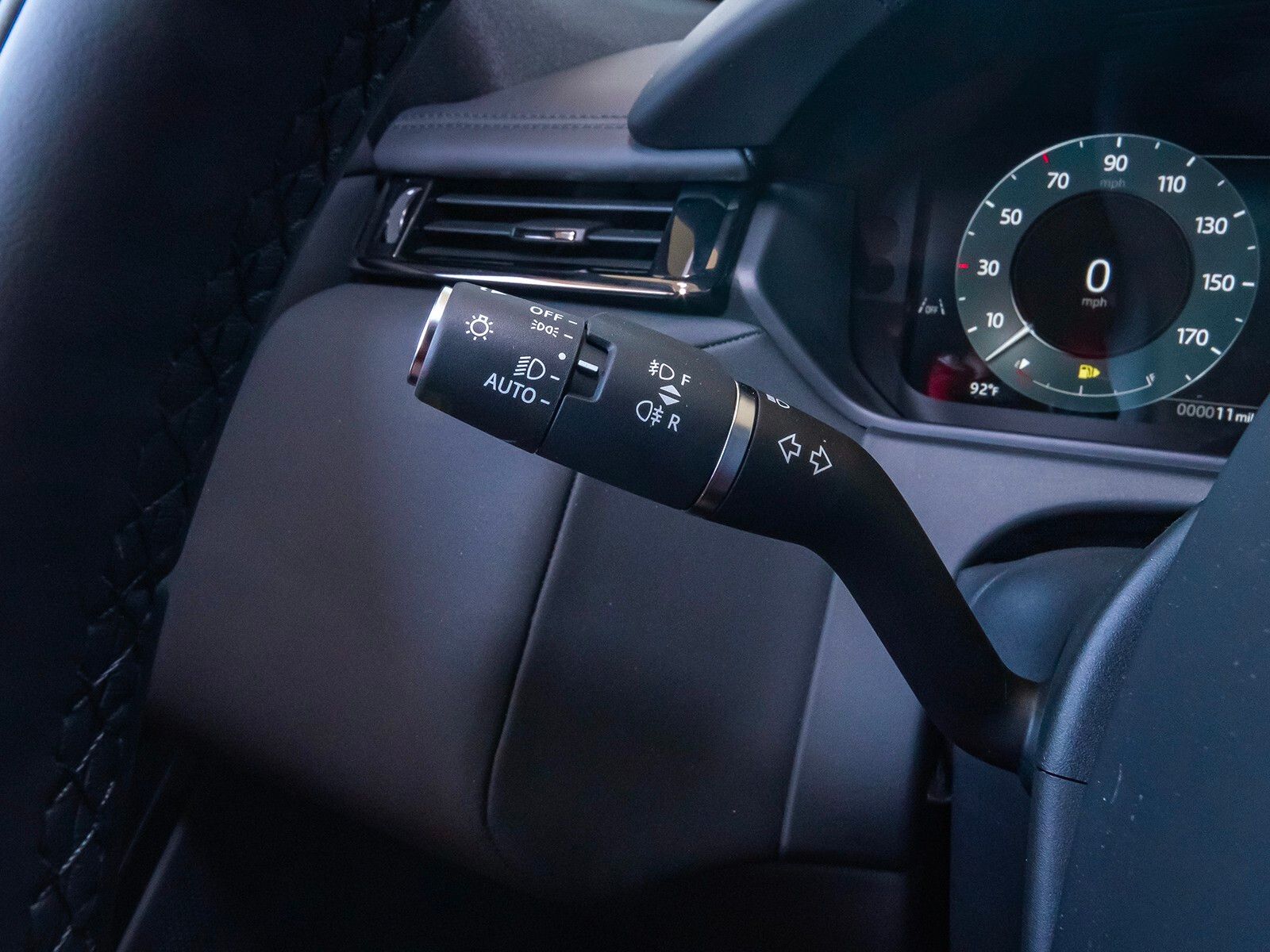 2026 Land Rover Range Rover Velar SE photo 12