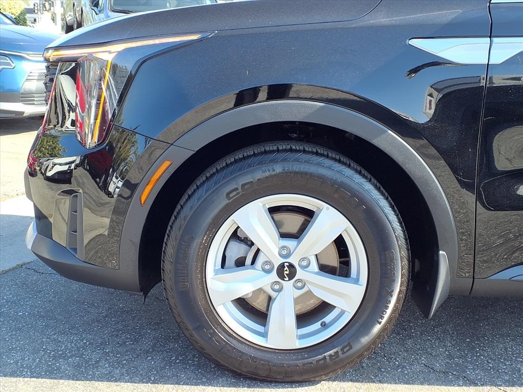 2025 Kia Sorento LX photo 16