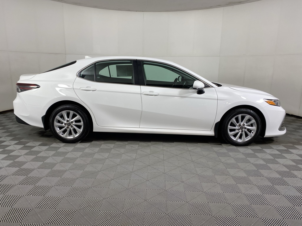 2024 Toyota Camry LE photo 17