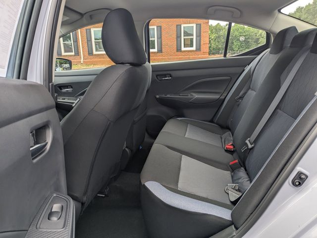 2025 Nissan Versa 1.6 SV photo 6