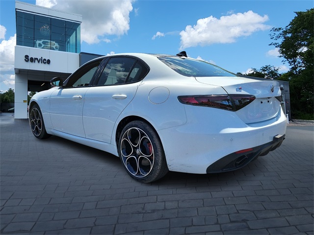 2024 Alfa Romeo Giulia Ti photo 3