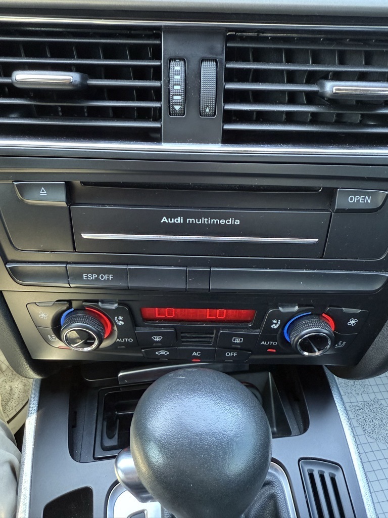2010 Audi A5 2.0T Premium Quattro photo 22