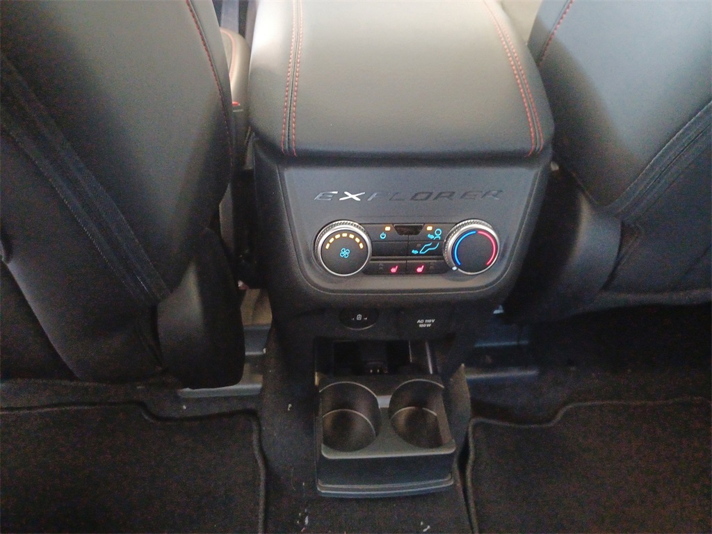 2025 Ford Explorer ST photo 21
