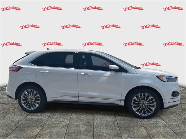 2021 Ford Edge Titanium photo 2