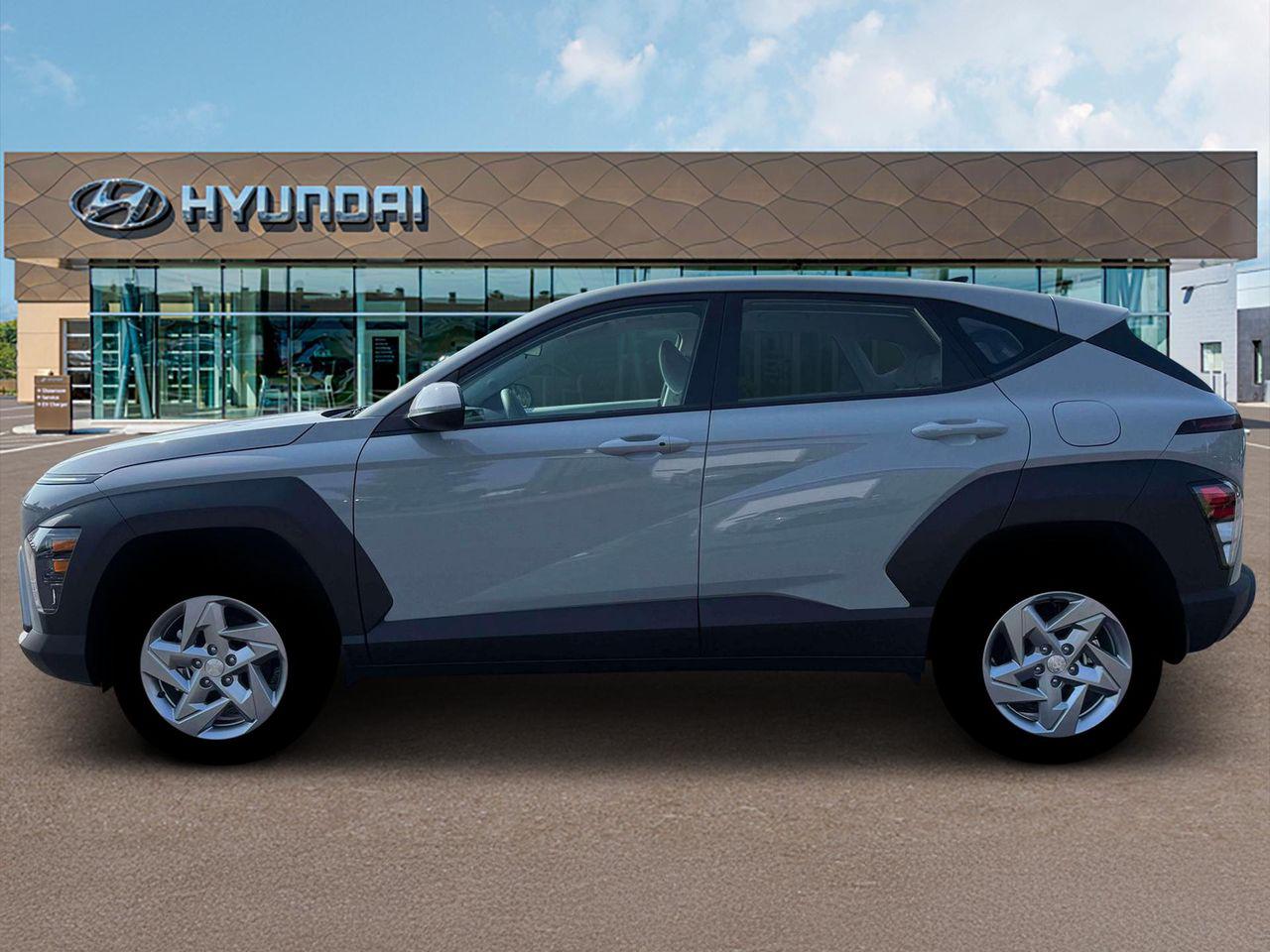 2026 Hyundai Kona SE photo 2