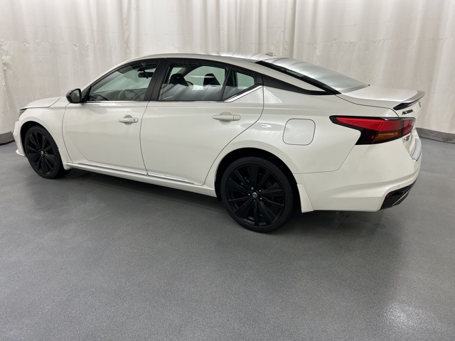 2022 Nissan Altima 2.5 SR photo 3