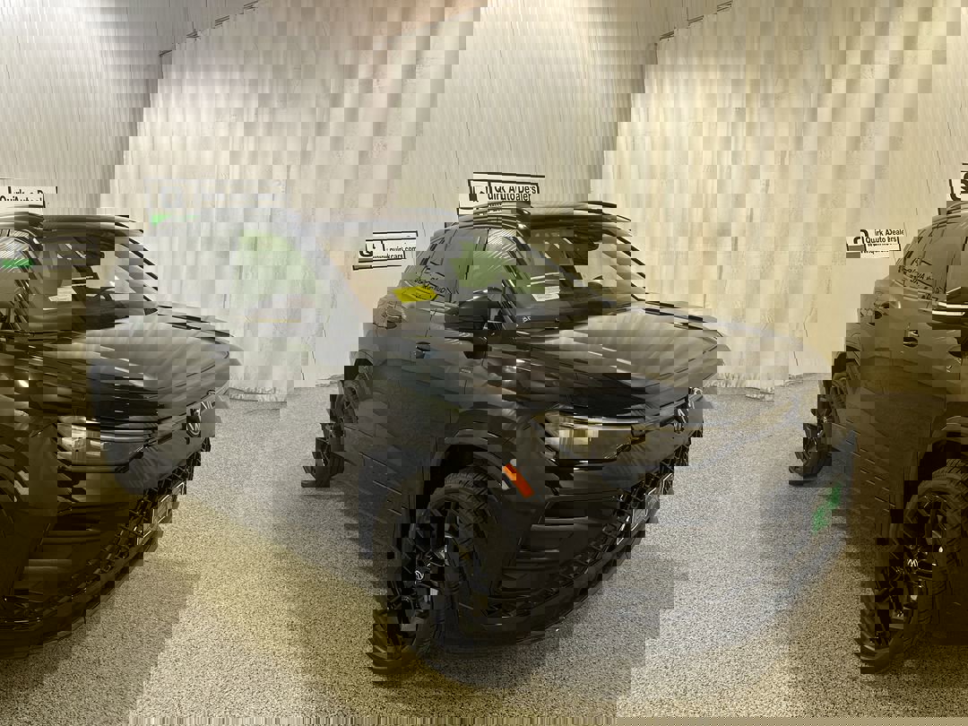 2026 Volkswagen Tiguan Comfortline R-Line Black