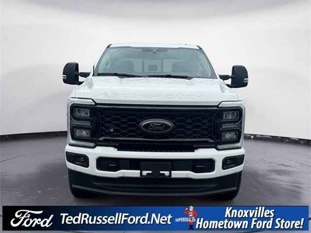 2025 Ford F-350 Lariat photo 2
