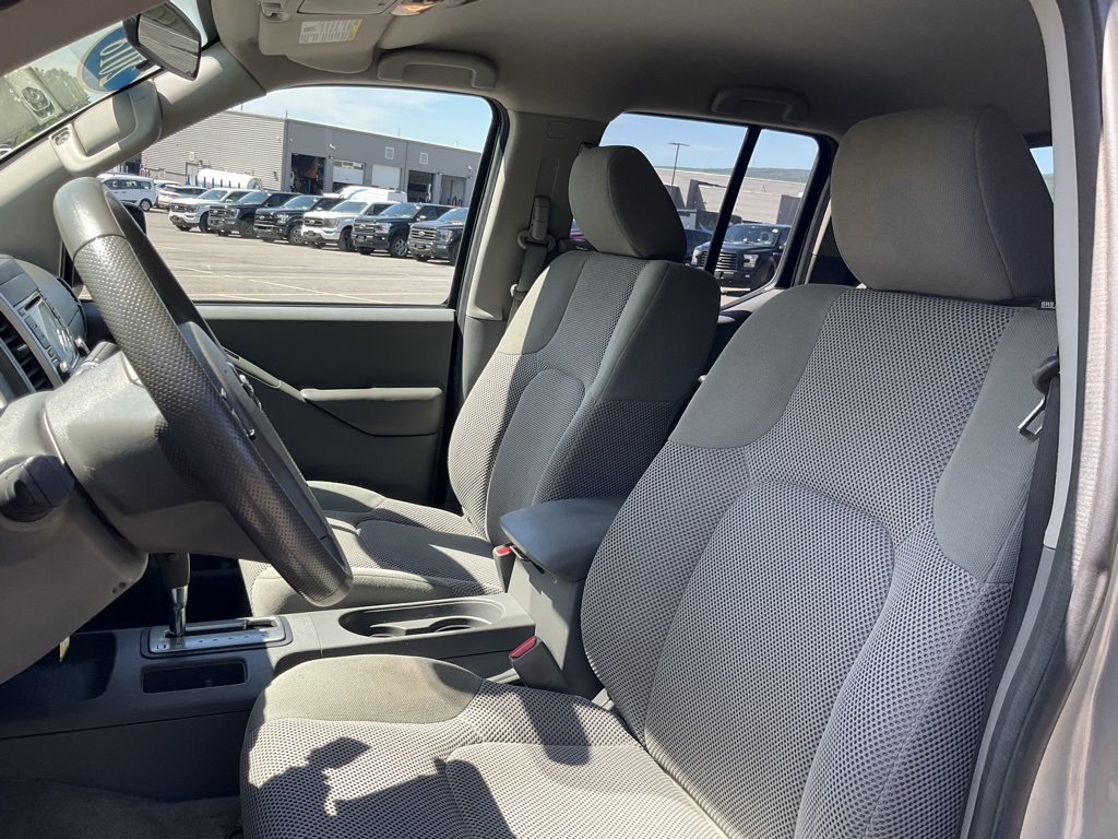 2018 Nissan Frontier SV photo 16