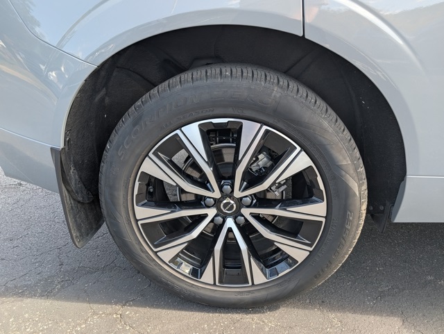 2025 Volvo XC60 B5 Core photo 8