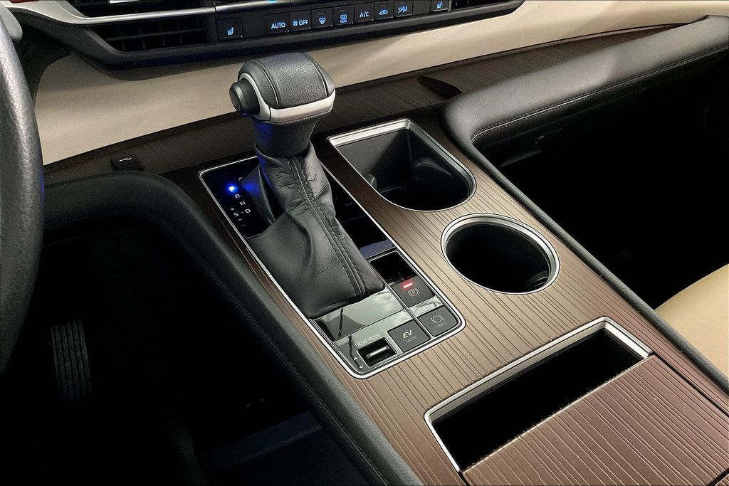 2023 Toyota Sienna XLE photo 31
