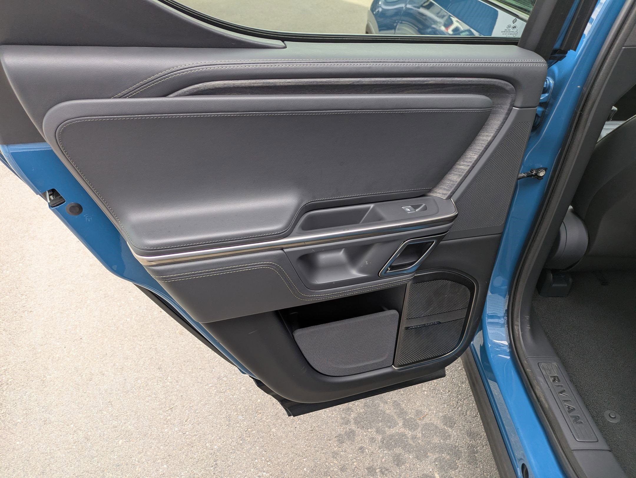 2022 Rivian R1T Adventure photo 23