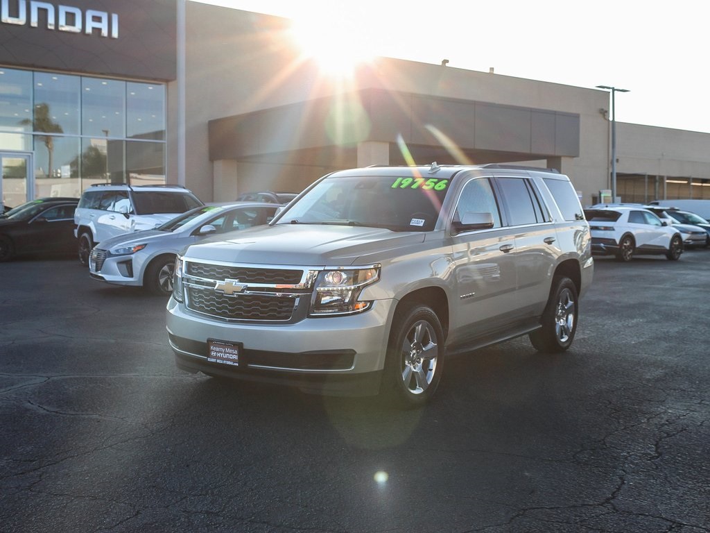 2017 Chevrolet Tahoe LT photo 3
