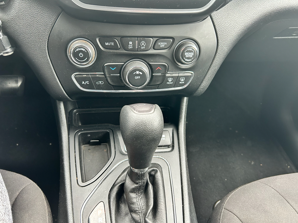 2019 Jeep Cherokee Latitude photo 12