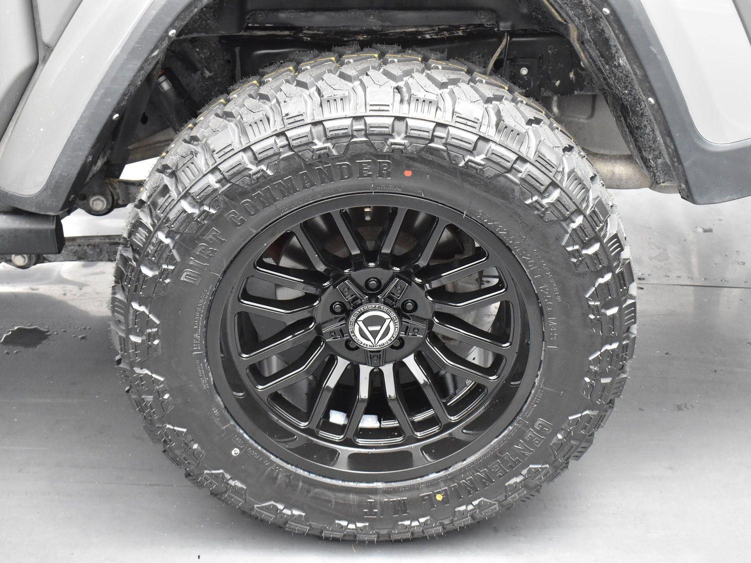 2021 Jeep Gladiator Willys photo 20
