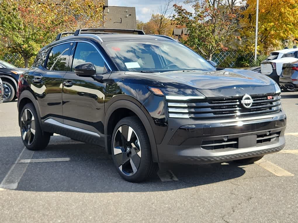 2026 Nissan Kicks SR photo 2