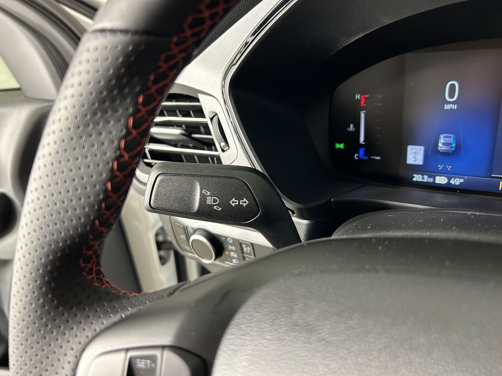 2025 Ford Escape ST-Line photo 29
