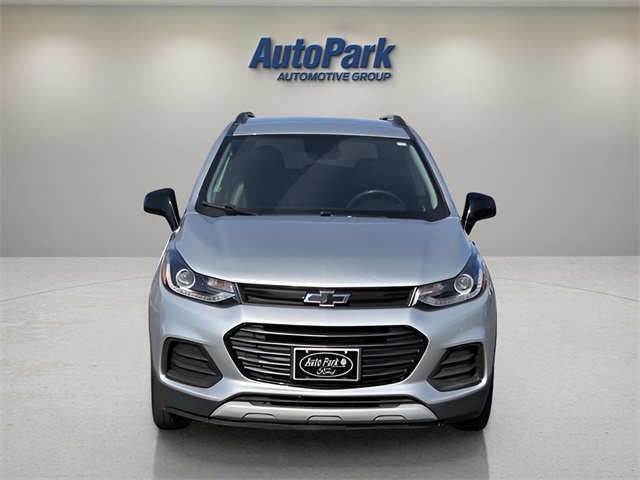 2020 Chevrolet Trax LT photo 2