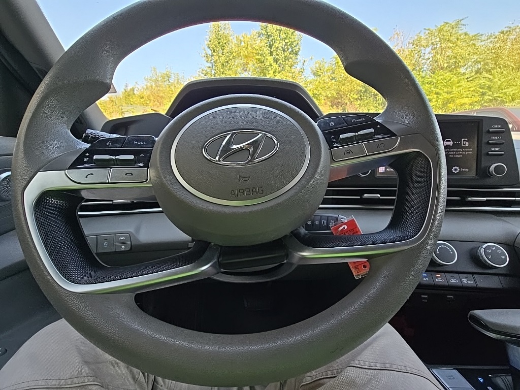 2021 Hyundai Elantra SE photo 17