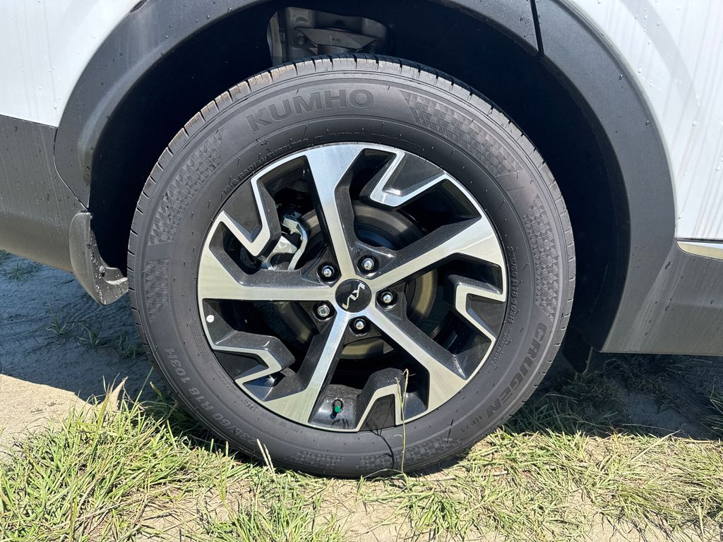 2025 Kia Sportage EX photo 16