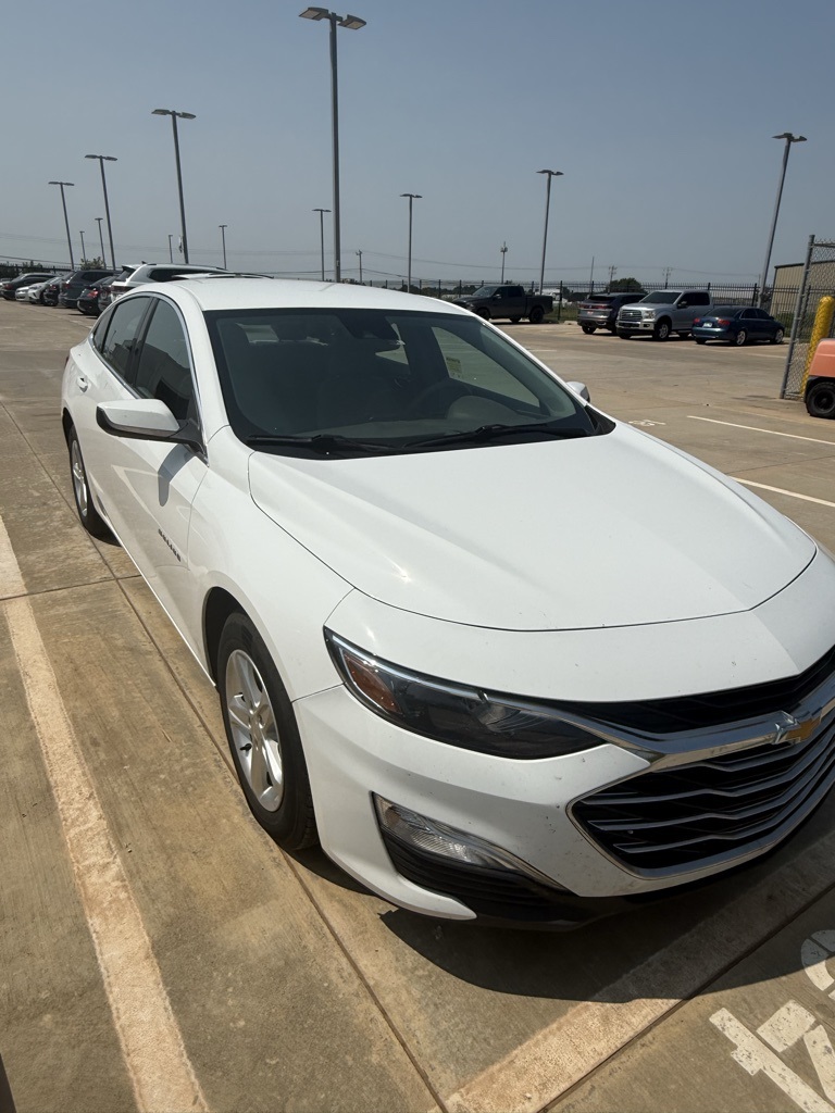 2020 Chevrolet Malibu LS photo 4