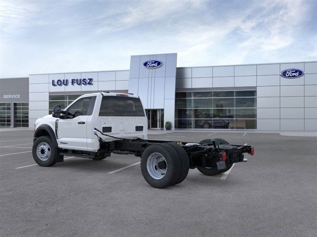 2025 Ford F-600 photo 4