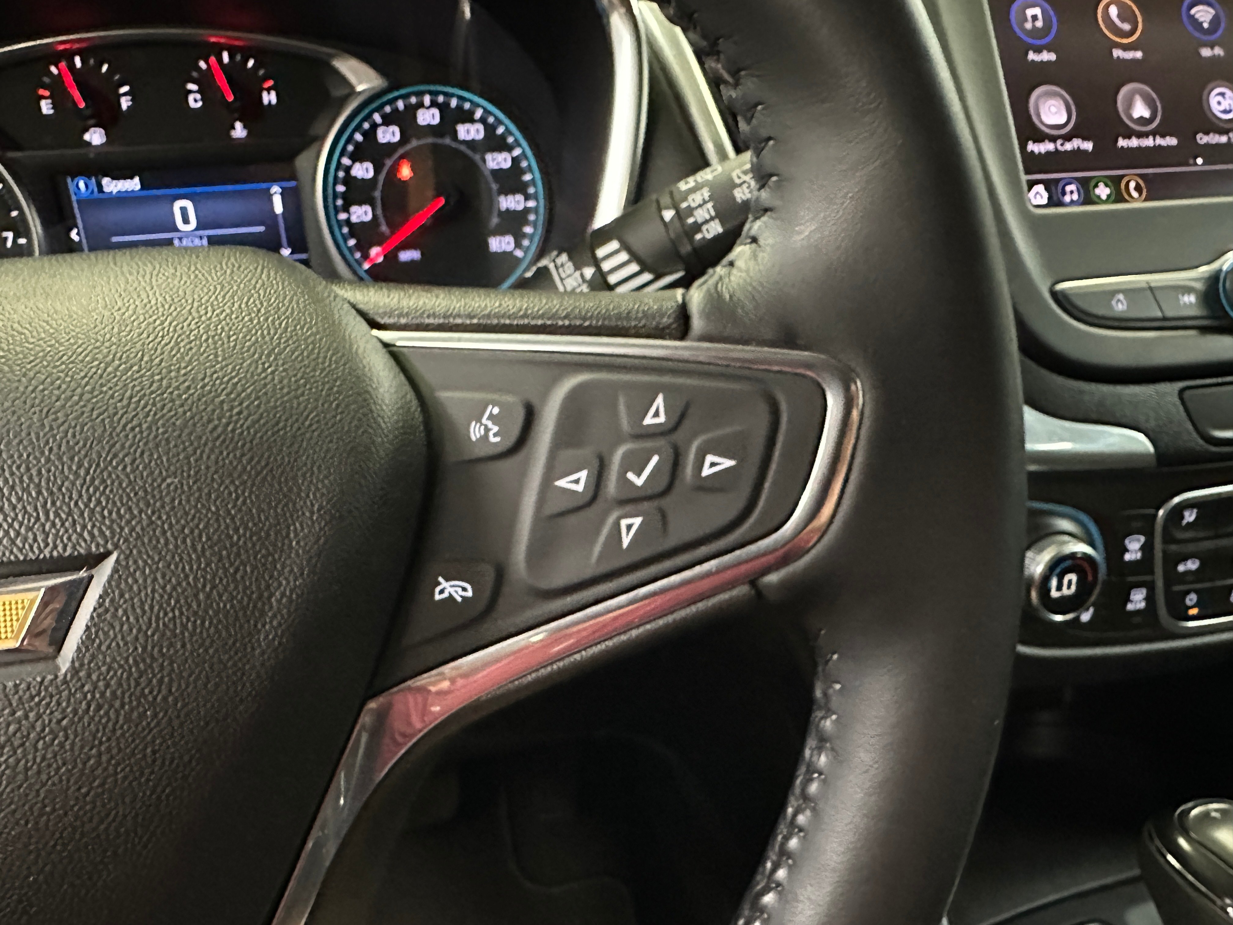 2020 Chevrolet Equinox LT photo 3