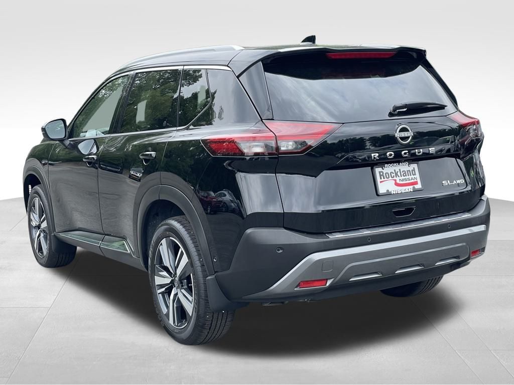 2023 Nissan Rogue SL photo 2