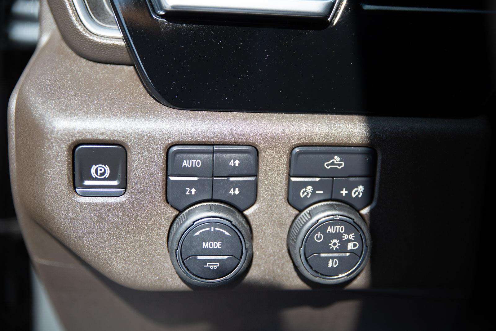 2025 Chevrolet Silverado 1500 RST photo 19