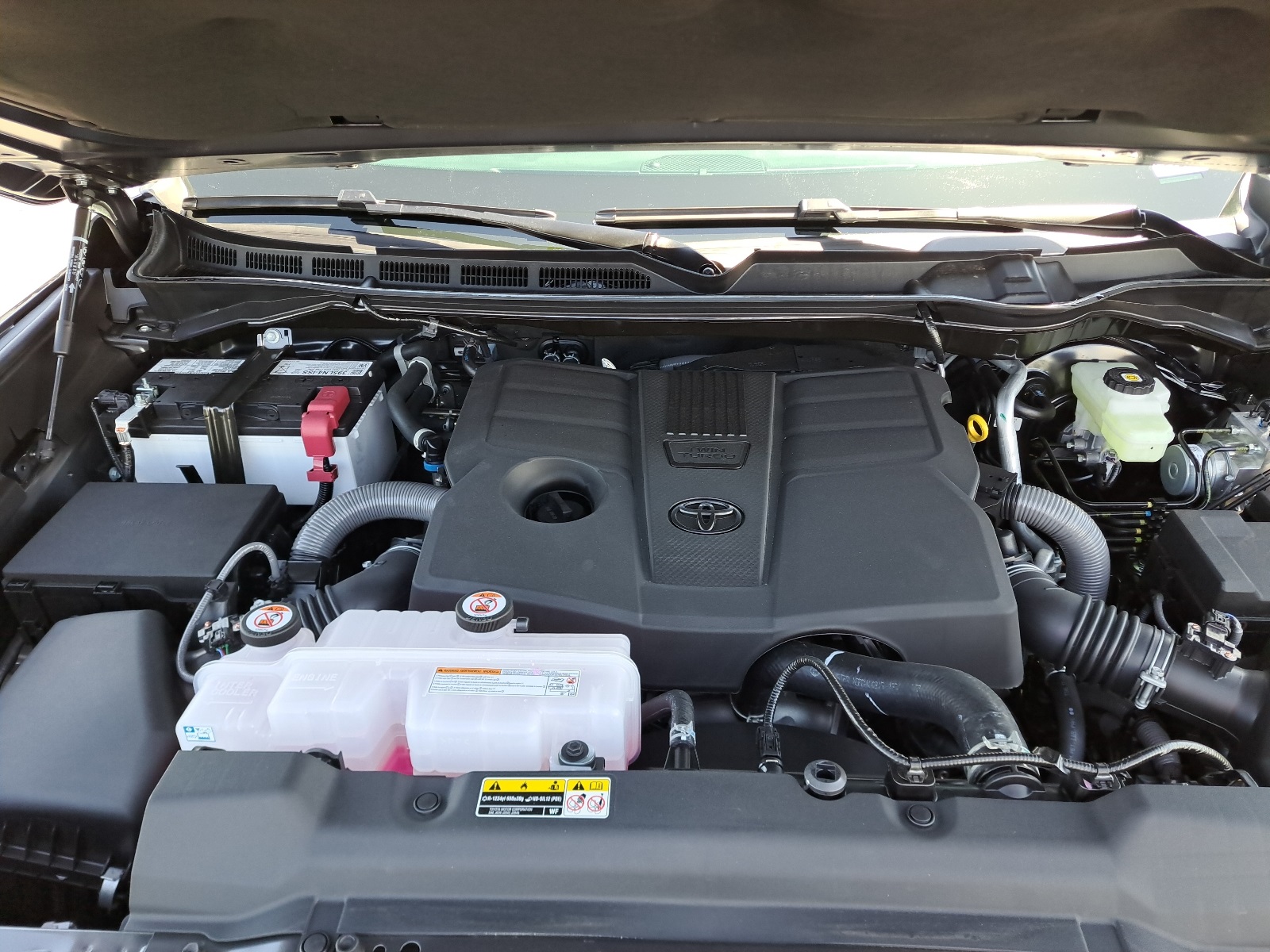 2025 Toyota Tundra Limited CrewMax photo 14