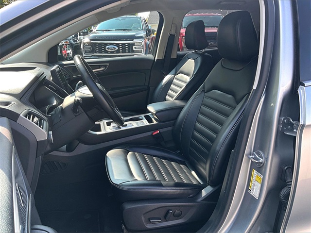 2022 Ford Edge SEL photo 19