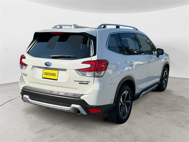 2022 Subaru Forester Touring photo 4