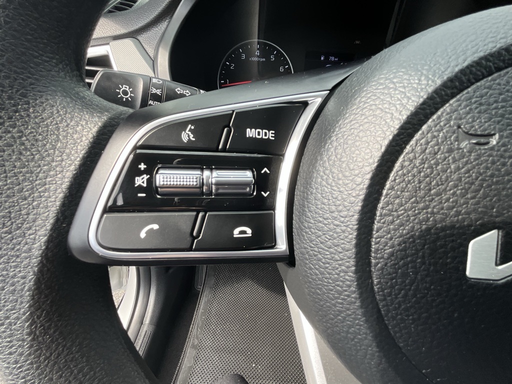 2023 Kia Seltos LX photo 14