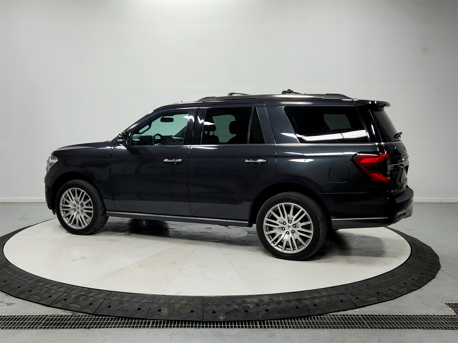 2024 Ford Expedition Limited photo 4