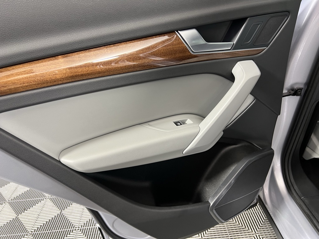 2022 Audi Q5 45 S line Premium photo 22