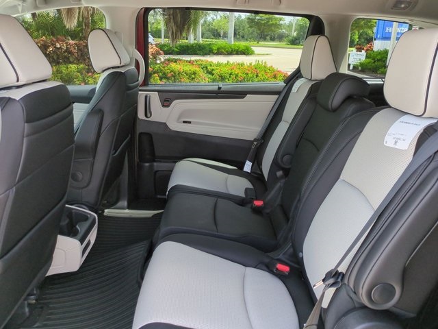 2026 Honda Odyssey Elite photo 12