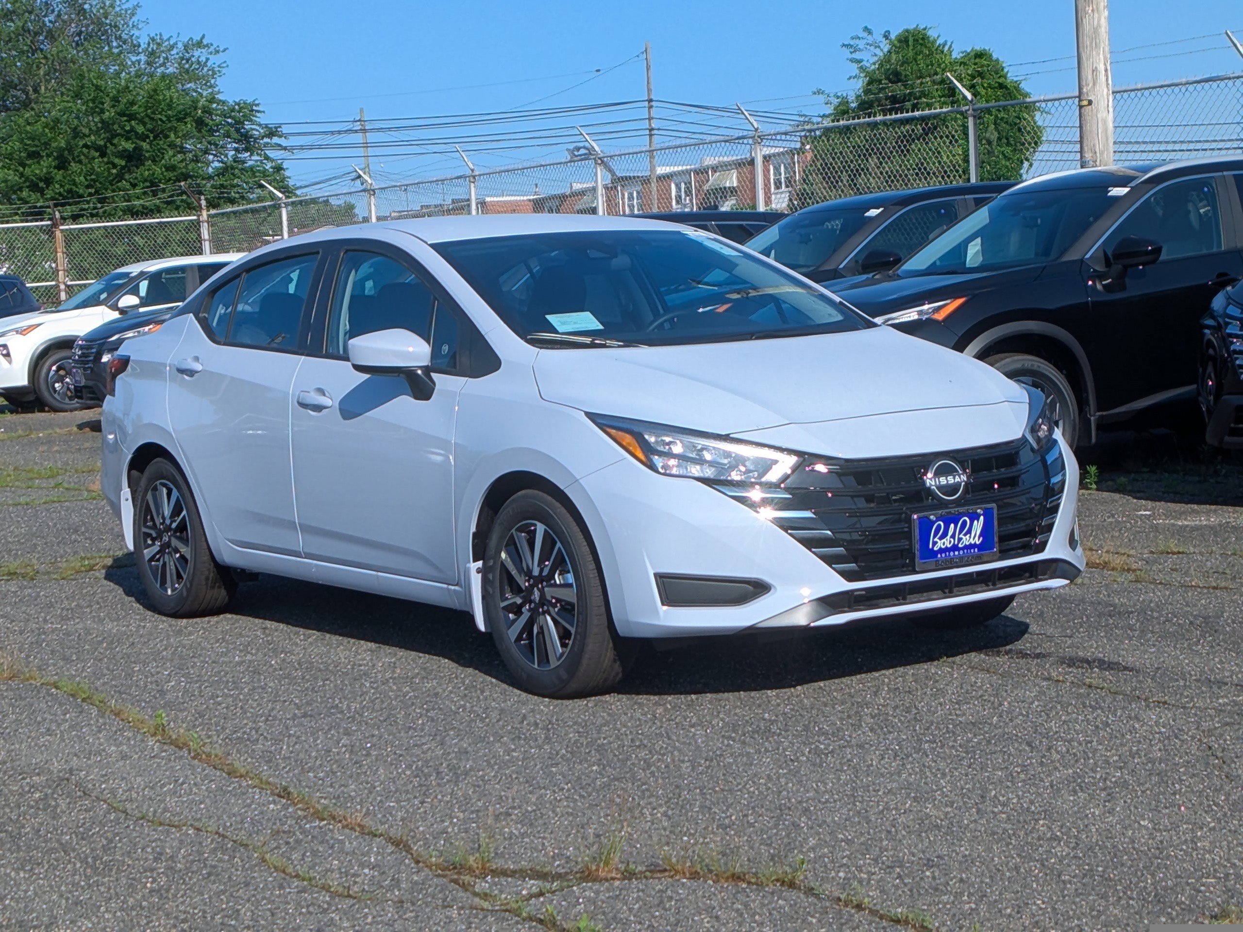 2025 Nissan Versa 1.6 SV photo 2