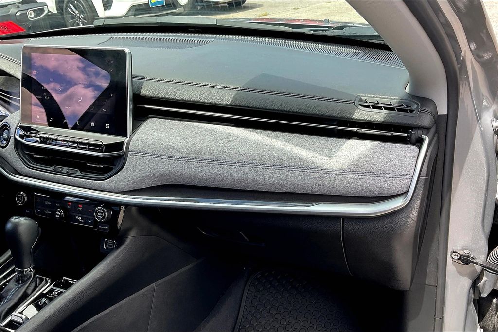 2022 Jeep Compass Latitude photo 12
