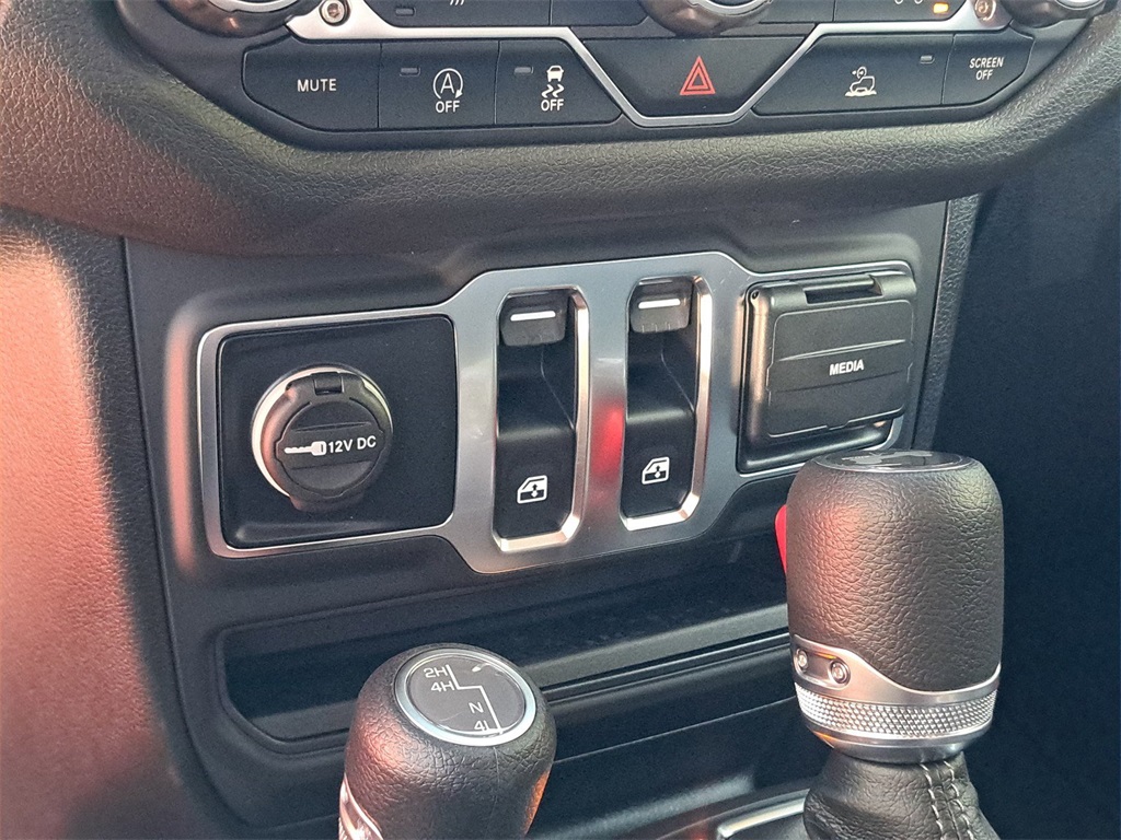 2025 Jeep Wrangler Sport S photo 23