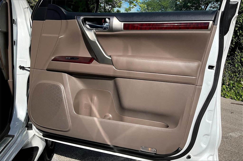 2015 Lexus GX 460 photo 22