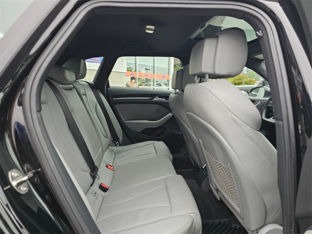 2017 Audi A3 E-tron Premium Plus photo 13