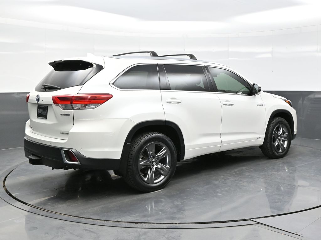 2017 Toyota Highlander Hybrid Limited Platinum photo 2