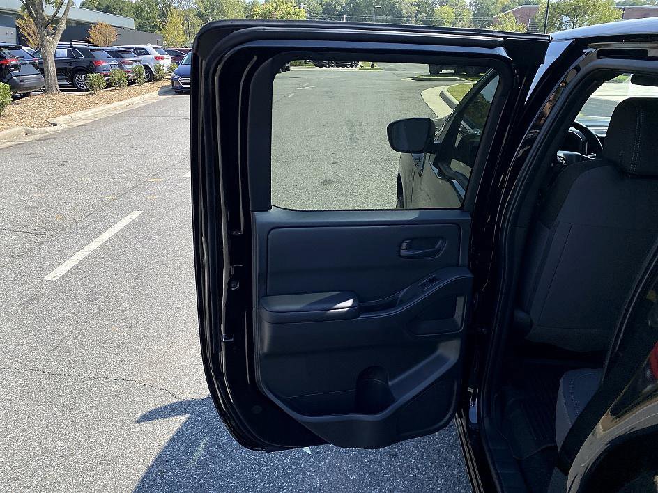 2026 Nissan Frontier Crew Cab SV photo 15