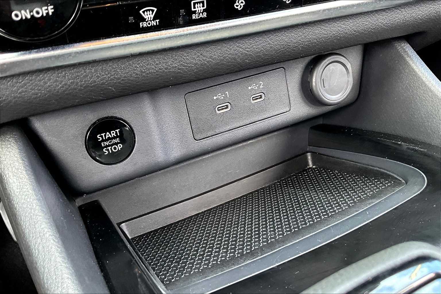 2024 Nissan Rogue SV photo 29
