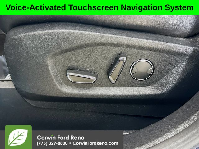 2018 Ford Edge Titanium photo 19