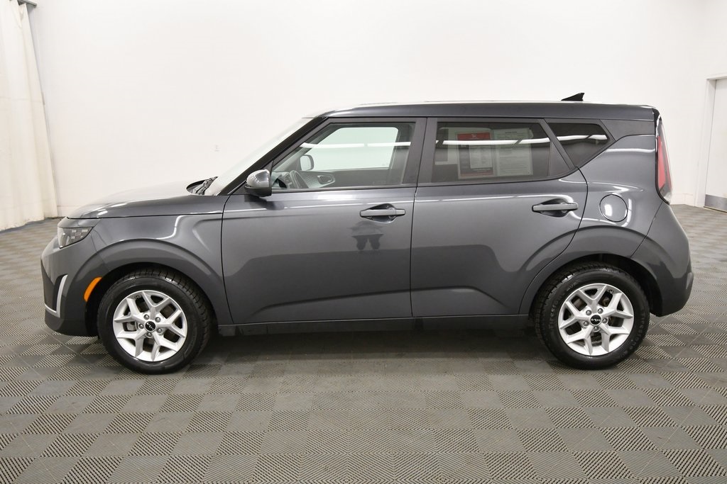 2023 Kia Soul LX photo 4