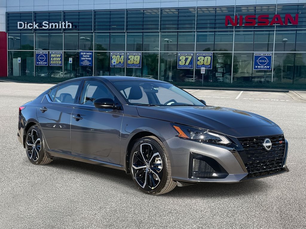 2025 Nissan Altima SR's photo
