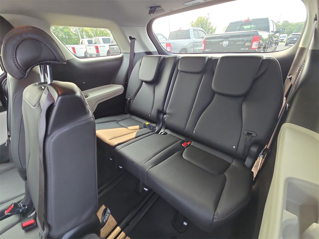 2024 Kia Carnival LX photo 26