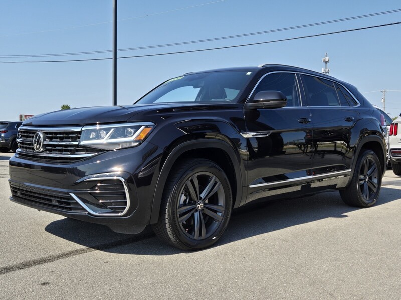 2022 Volkswagen Atlas Cross Sport V6 SEL R-Line photo 3