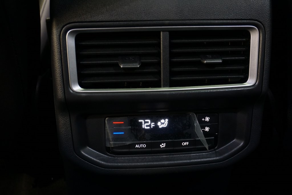 2025 Volkswagen Atlas Peak Edition SE photo 30